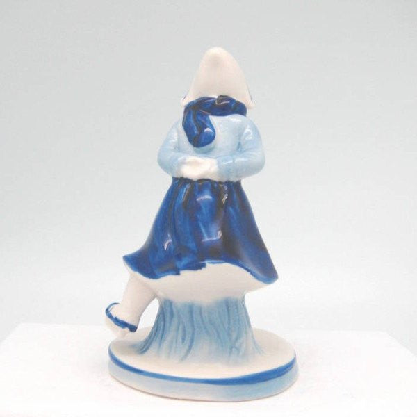 Blue and White Figurine: Dutch Girl Skater - GermanGiftOutlet.com
 - 4