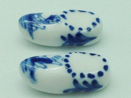 Ceramic Dutch Wooden Shoe Miniature Pair (.75") - GermanGiftOutlet.com
 - 2