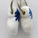 Holland Clogs Small Delft Ceramic Key Ring - GermanGiftOutlet.com
 - 3