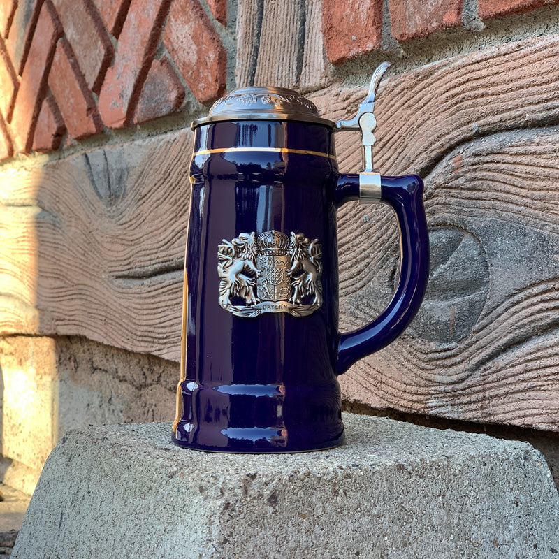 Bavarian Beer Stein .75L Bayern Medallion with Metal Lid