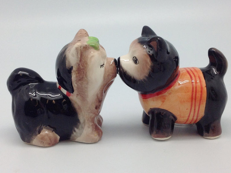 Ceramic Salt & Pepper Set Magnetic Dogs - GermanGiftOutlet.com
 - 2