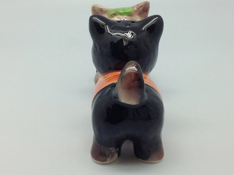 Ceramic Salt & Pepper Set Magnetic Dogs - GermanGiftOutlet.com
 - 7