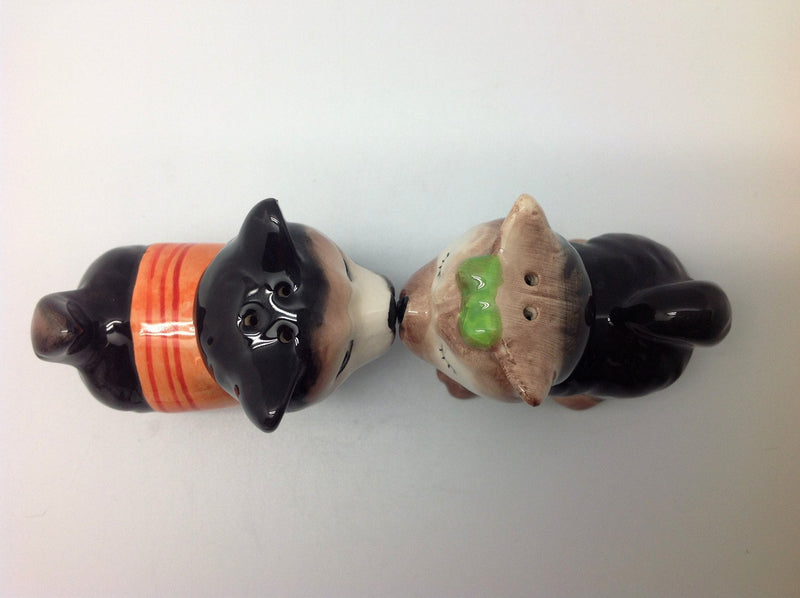 Ceramic Salt & Pepper Set Magnetic Dogs - GermanGiftOutlet.com
 - 4